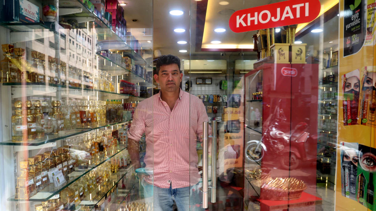 आपके पड़ोस में: कैसे मुंबई की 179 साल पुरानी सुरमा विरासत Gen Z के ज़माने के साथ तालमेल बिठा रही है